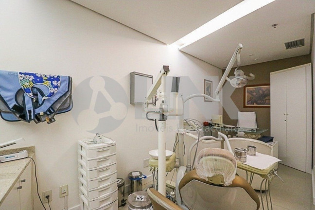 Imagem Imóvel com 3 Quartos à Venda, 94 m² em Moinhos De Vento - Porto Alegre