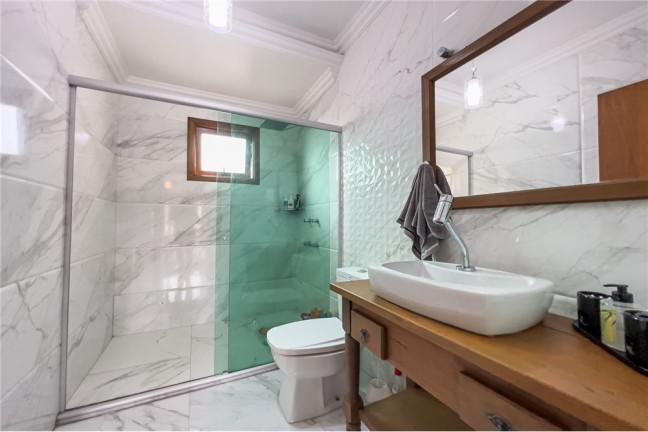 Imagem Casa com 3 Quartos à Venda,  em Ipanema - Porto Alegre