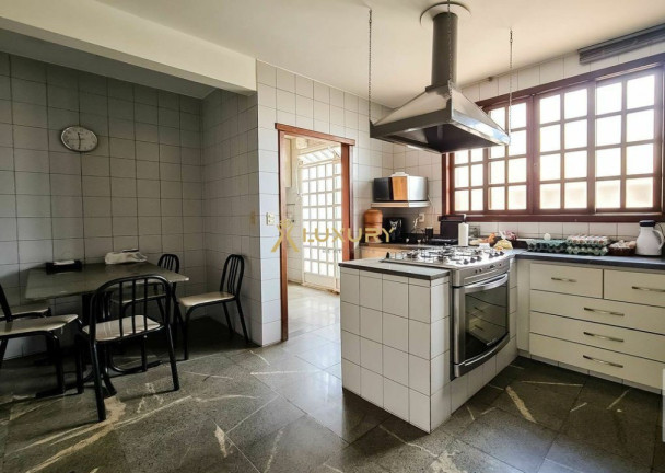 Imagem Imóvel com 4 Quartos à Venda, 528 m² em Belvedere - Belo Horizonte Imagem Imóvel com 4 Quartos à Venda, 528 m² em Belvedere - Belo Horizonte