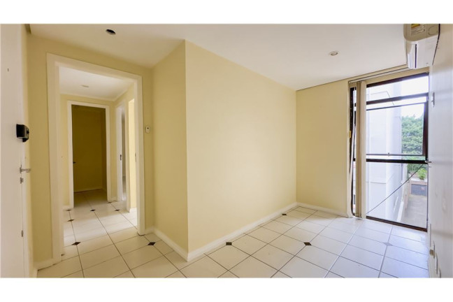 Imóvel Comercial à Venda, 44 m² em Moinhos De Vento - Porto Alegre
