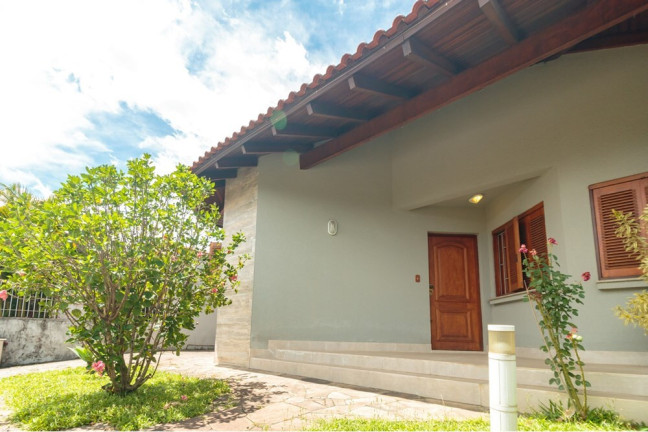Imagem Casa com 3 Quartos à Venda, 213 m² em Chácara Das Pedras - Porto Alegre Imagem Casa com 3 Quartos à Venda, 213 m² em Chácara Das Pedras - Porto Alegre