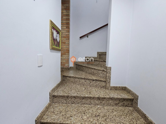 Imagem Casa com 3 Quartos à Venda, 213 m² Imagem Casa com 3 Quartos à Venda, 213 m²