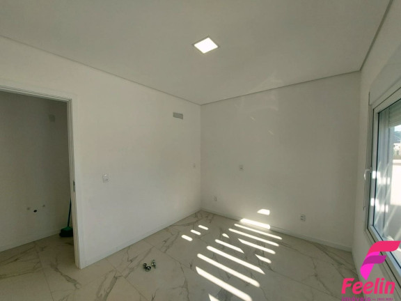 Imagem Casa com 3 Quartos à Venda, 131 m² em Campeche - Florianópolis