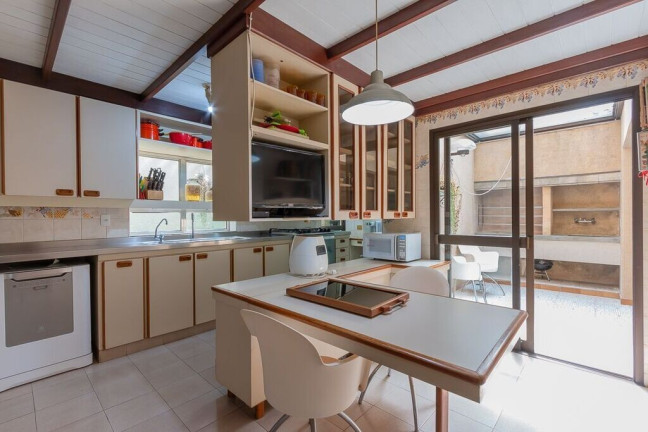 Imagem Casa com 7 Quartos à Venda, 565 m² em Pacaembu - São Paulo Imagem Casa com 7 Quartos à Venda, 565 m² em Pacaembu - São Paulo