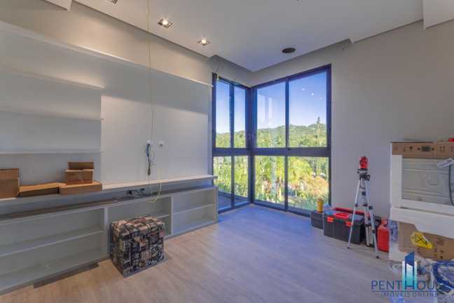 Imagem Casa com 4 Quartos à Venda, 525 m² em Praia Do Estaleiro - Balneário Camboriú Imagem Casa com 4 Quartos à Venda, 525 m² em Praia Do Estaleiro - Balneário Camboriú