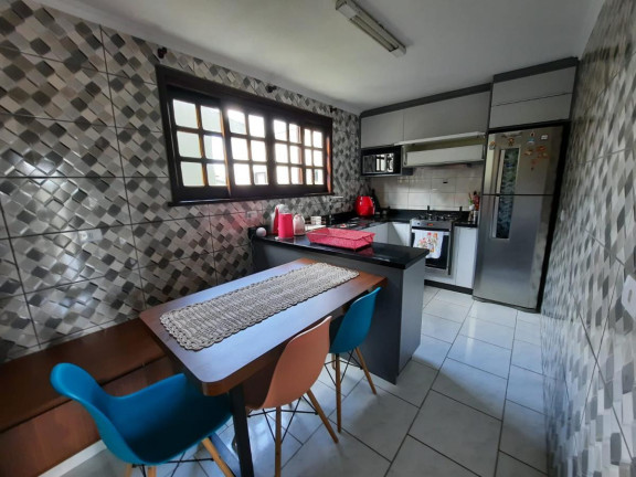 Imagem Casa com 3 Quartos à Venda, 186 m² em Xaxim - Curitiba
