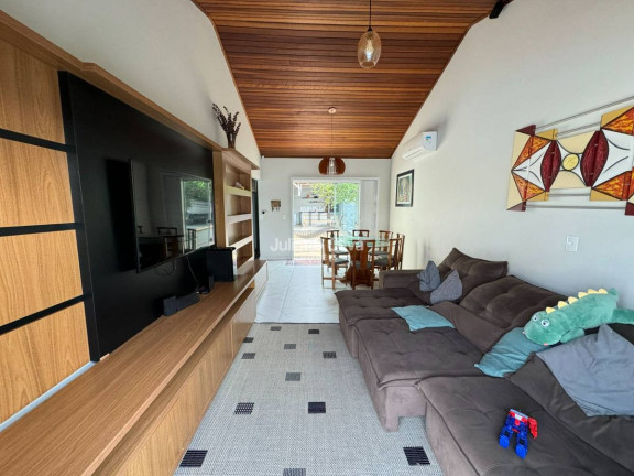 Imagem Casa com 4 Quartos à Venda, 196 m² em Barra Do Sai - Itapoá