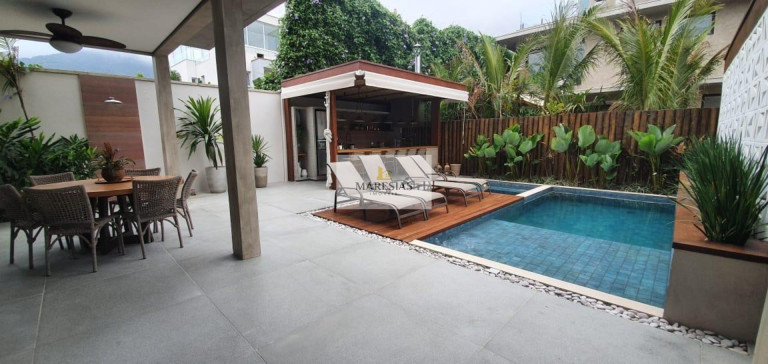 Imagem Casa com 5 Quartos à Venda, 240 m² em Maresias - São Sebastião Imagem Casa com 5 Quartos à Venda, 240 m² em Maresias - São Sebastião