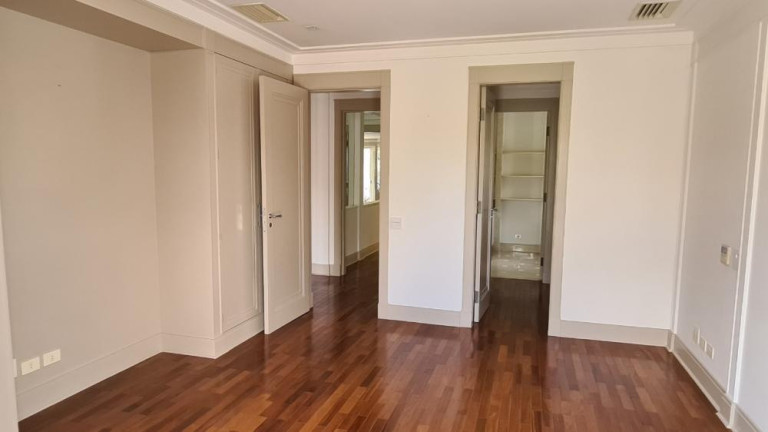 Imagem Casa com 4 Quartos à Venda, 750 m² em Jardim Europa - São Paulo