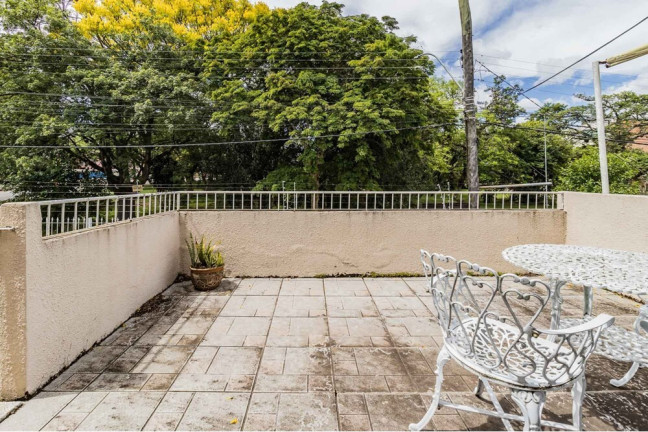Imagem Casa com 2 Quartos à Venda, 250 m² em Vila Ipiranga - Porto Alegre Imagem Casa com 2 Quartos à Venda, 250 m² em Vila Ipiranga - Porto Alegre