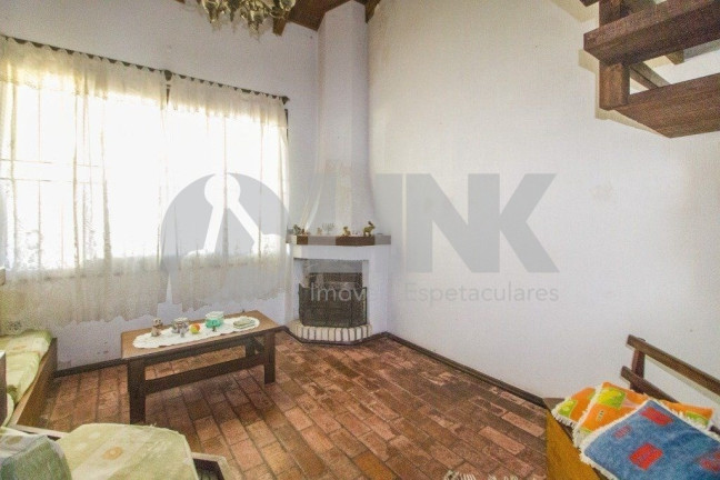 Imagem Casa com 3 Quartos à Venda, 218 m² em Ipanema - Porto Alegre