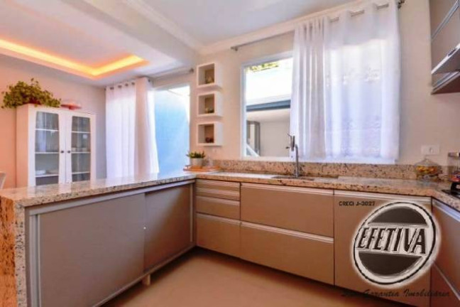 Imagem Casa com 4 Quartos à Venda, 372 m² em Guabirotuba - Curitiba Imagem Casa com 4 Quartos à Venda, 372 m² em Guabirotuba - Curitiba
