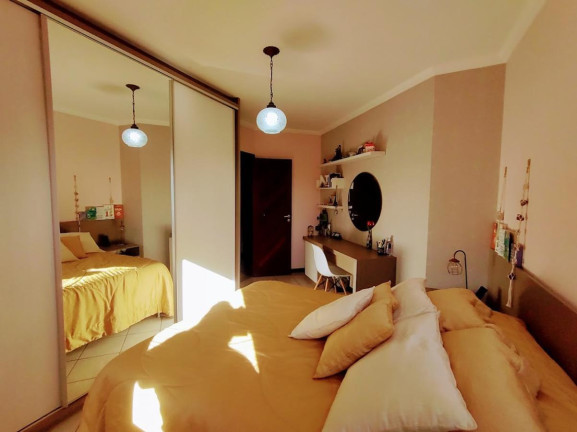 Imagem Casa com 5 Quartos à Venda, 411 m² em Floresta - Joinville