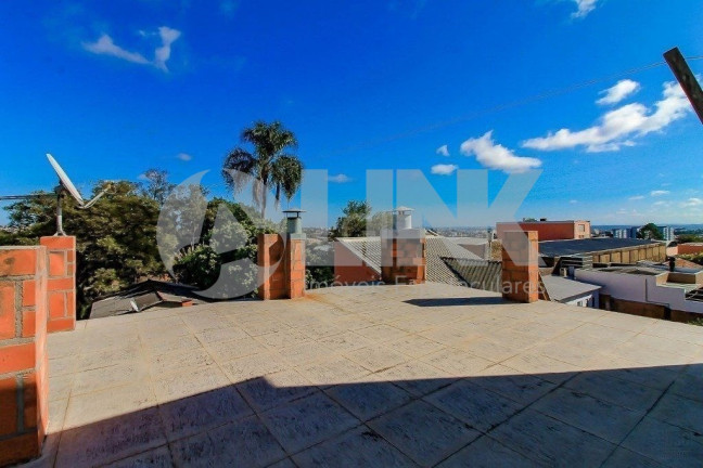 Imagem Casa com 5 Quartos à Venda, 600 m² em Jardim Leopoldina - Porto Alegre Imagem Casa com 5 Quartos à Venda, 600 m² em Jardim Leopoldina - Porto Alegre