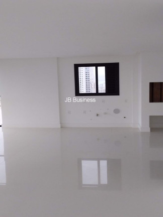 Imagem Imóvel com 3 Quartos à Venda, 122 m² em Centro - Balneário Camboriú Imagem Imóvel com 3 Quartos à Venda, 122 m² em Centro - Balneário Camboriú