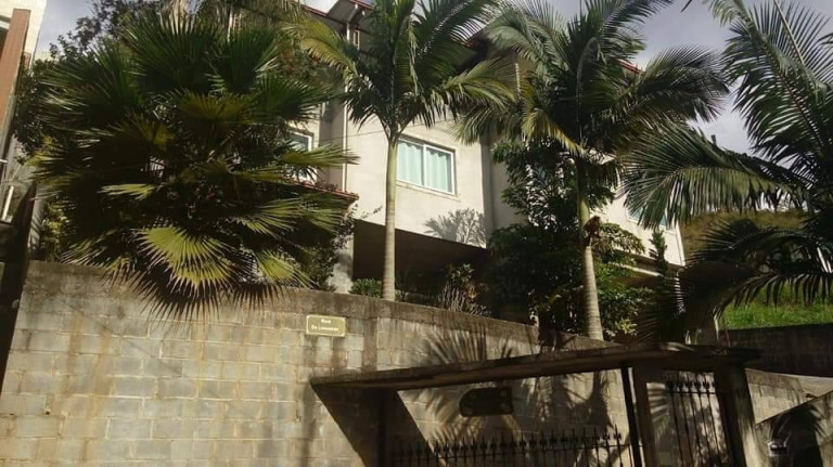Casa com 3 Quartos à Venda, 500 m² em Centro - Nova Friburgo