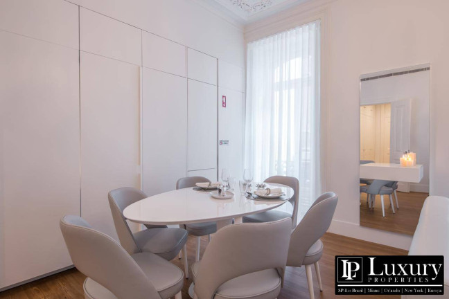 Imagem Apartamento com 3 Quartos à Venda, 190 m² em Centro - Lisboa Imagem Apartamento com 3 Quartos à Venda, 190 m² em Centro - Lisboa