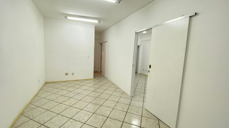 Imagem Sala Comercial à Venda, 60 m² em Centro - Cabo Frio Imagem Sala Comercial à Venda, 60 m² em Centro - Cabo Frio