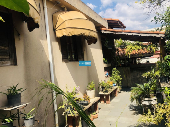 Imagem Casa com 3 Quartos à Venda, 220 m² em Vila Assis Brasil - Mauá