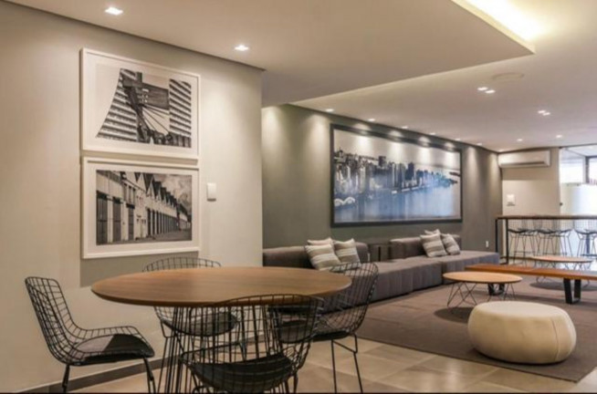 Imagem Imóvel com 1 Quarto à Venda, 18 m² em Centro Histórico - Porto Alegre Imagem Imóvel com 1 Quarto à Venda, 18 m² em Centro Histórico - Porto Alegre