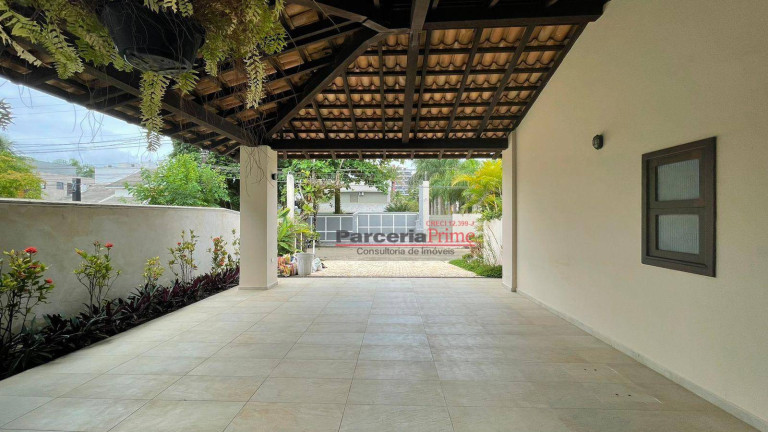 Imagem Casa com 6 Quartos à Venda, 323 m² em Riviera Módulo 5 - Bertioga Imagem Casa com 6 Quartos à Venda, 323 m² em Riviera Módulo 5 - Bertioga