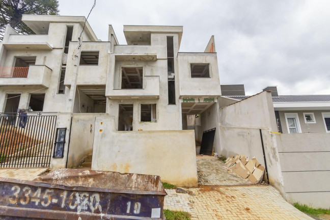 Imagem Casa com 3 Quartos à Venda, 127 m² em Vista Alegre - Curitiba Imagem Casa com 3 Quartos à Venda, 127 m² em Vista Alegre - Curitiba