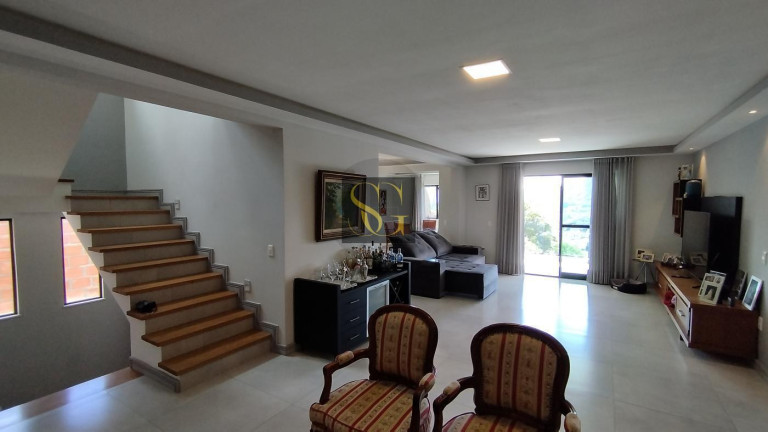 Imagem Casa com 3 Quartos à Venda, 682 m² em Parque Do Ingá - Teresópolis Imagem Casa com 3 Quartos à Venda, 682 m² em Parque Do Ingá - Teresópolis