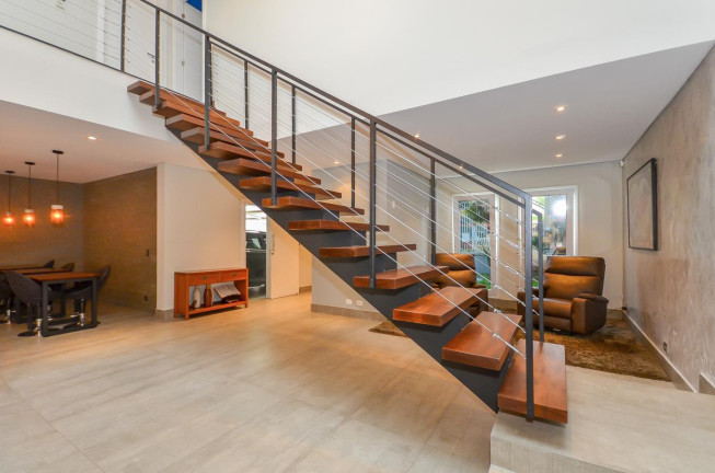 Imagem Casa com 5 Quartos à Venda, 396 m²em Tingui - Curitiba