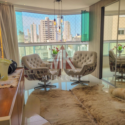 Imagem Imóvel com 4 Quartos à Venda, 137 m² em Centro - Balneário Camboriú Imagem Imóvel com 4 Quartos à Venda, 137 m² em Centro - Balneário Camboriú