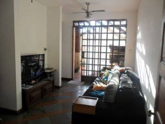Imagem Casa com 7 Quartos à Venda, 400 m² em Camargos - Belo Horizonte Imagem Casa com 7 Quartos à Venda, 400 m² em Camargos - Belo Horizonte