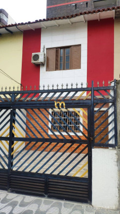 Sobrado com 2 Quartos à Venda,  em Guilhermina - Praia Grande