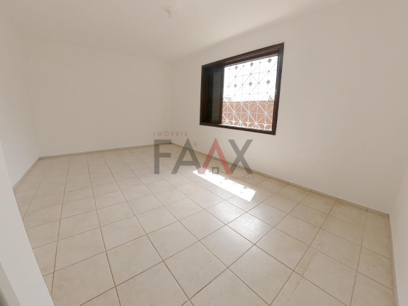 Imagem Casa com 2 Quartos à Venda, 241 m² em Trianon - Guarapuava Imagem Casa com 2 Quartos à Venda, 241 m² em Trianon - Guarapuava