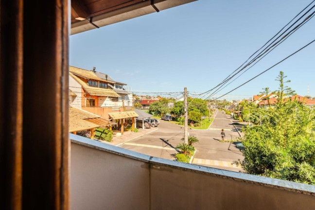 Imagem Casa com 4 Quartos à Venda, 202 m² em Ipanema - Porto Alegre Imagem Casa com 4 Quartos à Venda, 202 m² em Ipanema - Porto Alegre