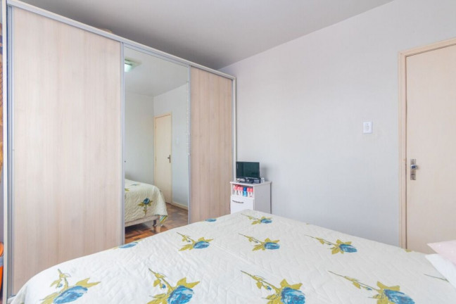 Imagem Imóvel com 3 Quartos à Venda, 64 m² em Vila Ipiranga - Porto Alegre Imagem Imóvel com 3 Quartos à Venda, 64 m² em Vila Ipiranga - Porto Alegre