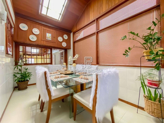 Imagem Casa com 4 Quartos à Venda, 199 m² em Granja Guarani - Teresópolis Imagem Casa com 4 Quartos à Venda, 199 m² em Granja Guarani - Teresópolis