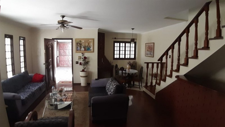 Imagem Sobrado com 3 Quartos à Venda, 233 m² em Vila São João - Guarulhos