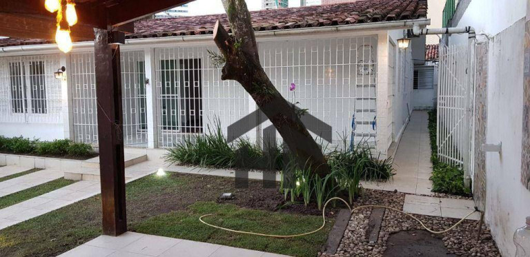 Imagem Casa com 4 Quartos à Venda ou Locação, 239 m² em Casa Forte - Recife Imagem Casa com 4 Quartos à Venda ou Locação, 239 m² em Casa Forte - Recife