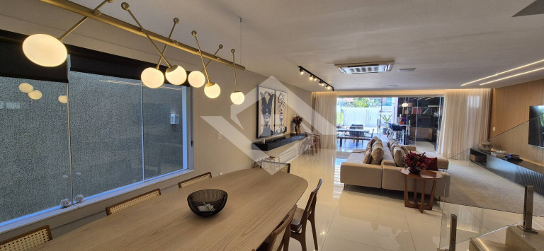 Imagem Casa com 4 Quartos à Venda, em Barra Da Tijuca - Rio De Janeiro Imagem Casa com 4 Quartos à Venda, em Barra Da Tijuca - Rio De Janeiro