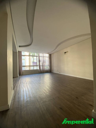 Apartamento com 2 Quartos à Venda, 170 m² em Gonzaga - Santos