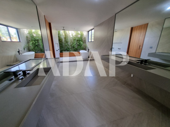 Imagem Casa com 5 Quartos à Venda, 1.350 m² em Barra Da Tijuca - Rio De Janeiro