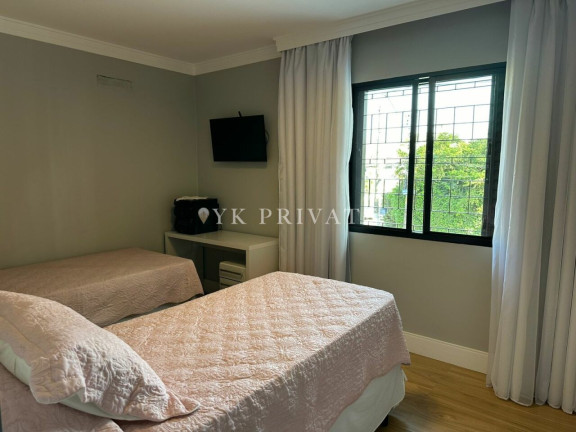 Imagem Sobrado com 4 Quartos à Venda, 250 m² em Moema - São Paulo