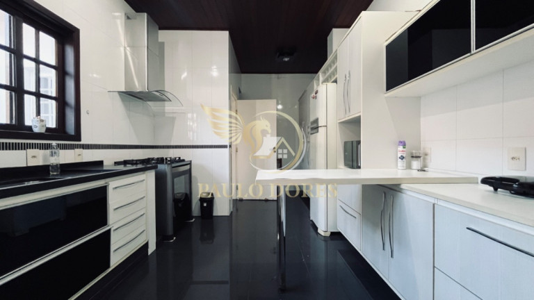 Imagem Casa com 4 Quartos à Venda, 298 m² em Centro - Ubatuba Imagem Casa com 4 Quartos à Venda, 298 m² em Centro - Ubatuba