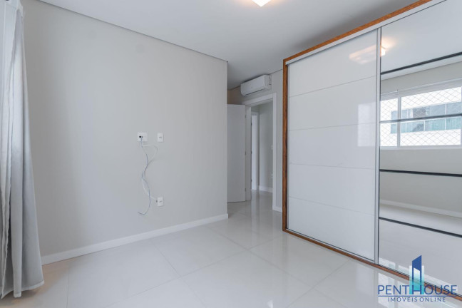 Imagem Apartamento com 3 Quartos à Venda, 127 m² em Pioneiros - Balneário Camboriú Imagem Apartamento com 3 Quartos à Venda, 127 m² em Pioneiros - Balneário Camboriú