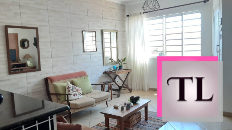 Imagem Casa com 2 Quartos à Venda, 220 m² em Loteamento Campo Das Aroeiras - Poços De Caldas Imagem Casa com 2 Quartos à Venda, 220 m² em Loteamento Campo Das Aroeiras - Poços De Caldas