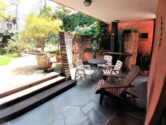 Imagem Casa com 5 Quartos à Venda, 300 m² em Pacaembu - São Paulo Imagem Casa com 5 Quartos à Venda, 300 m² em Pacaembu - São Paulo