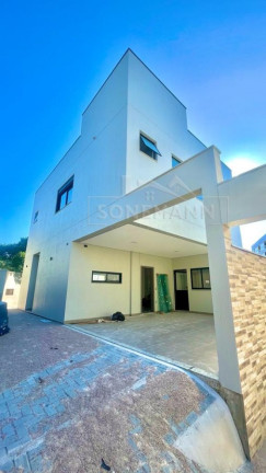 Imagem Casa com 3 Quartos à Venda, 160 m² em Córrego Grande - Florianópolis