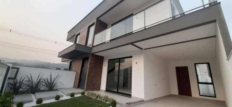 Casa com 3 Quartos à Venda, 147 m² em Forquilhas - São José