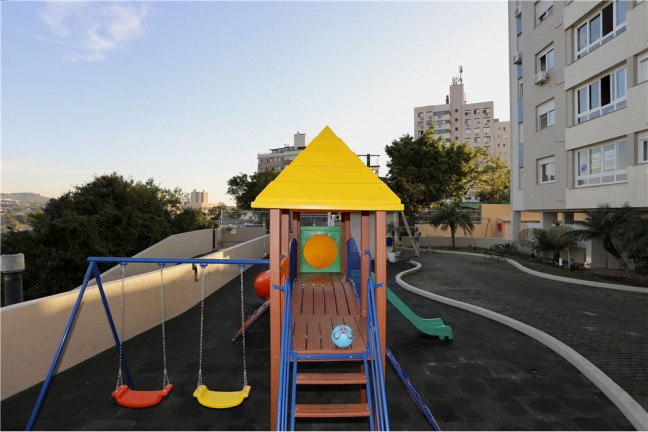 Imagem Imóvel com 3 Quartos à Venda, em Jardim Botânico - Porto Alegre Imagem Imóvel com 3 Quartos à Venda, em Jardim Botânico - Porto Alegre