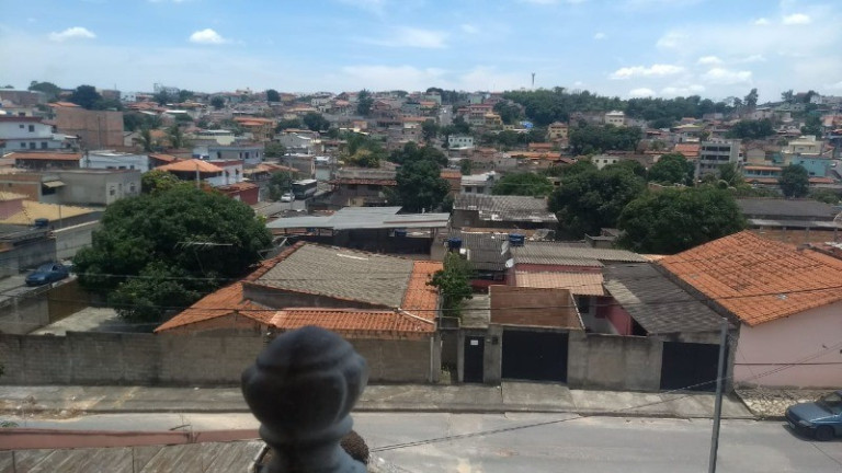 Imagem Casa com 3 Quartos à Venda, 180 m² em Laranjeiras - Betim Imagem Casa com 3 Quartos à Venda, 180 m² em Laranjeiras - Betim