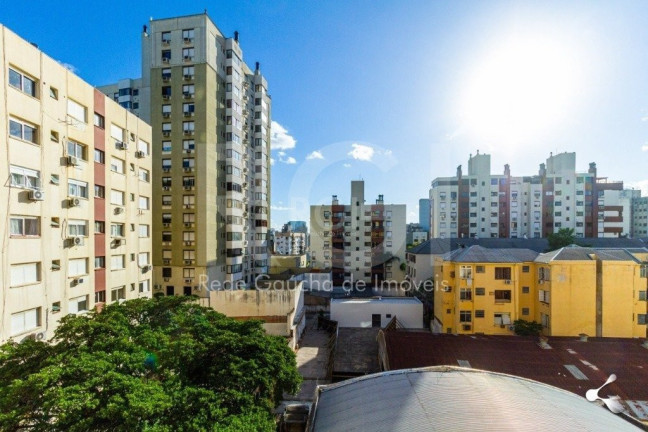Imagem Apartamento com 3 Quartos à Venda, 180 m² em Centro Histórico - Porto Alegre Imagem Apartamento com 3 Quartos à Venda, 180 m² em Centro Histórico - Porto Alegre